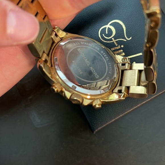 Michael kors gold watch - Picture 3 of 4